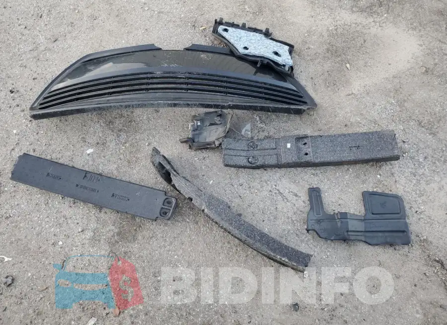 2T1BURHE8KC176384 Photo# 12
