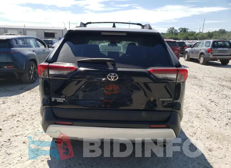 2T3J1RFV8KW003624 Photo# 6