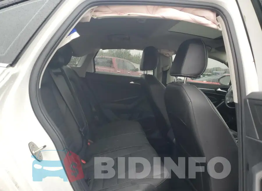 3VW7M7BU5NM006812 Photo# 10