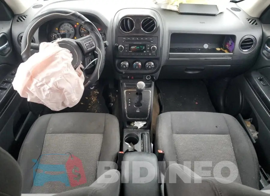 1C4NJPBA8GD727326 Photo# 8