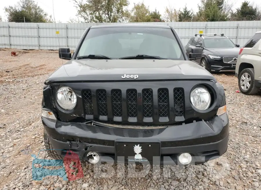 1C4NJPFB3HD158082 Photo# 5