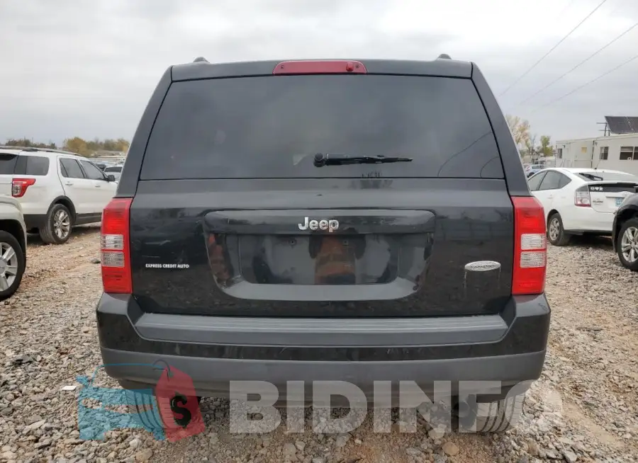 1C4NJPFB3HD158082 Photo# 6
