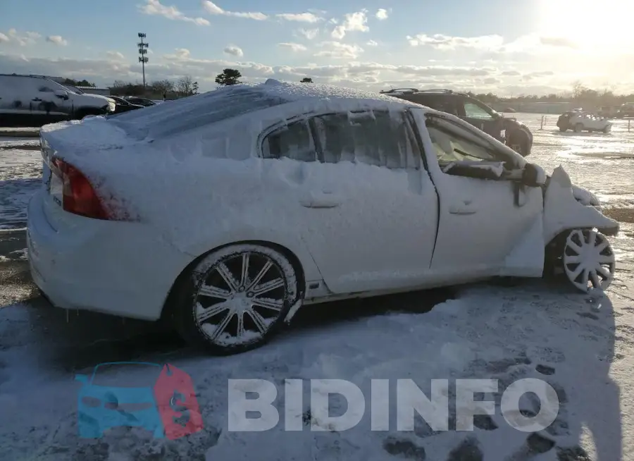 LYV402TM3HB154096 Photo# 3