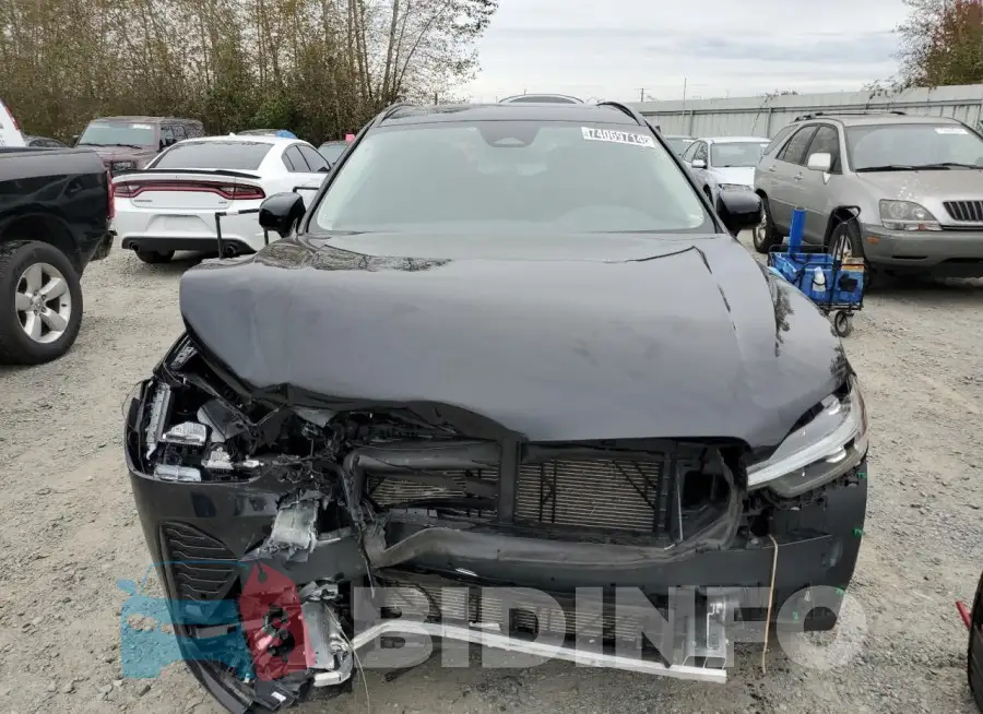 YV4L12RLXR1879269 Photo# 5