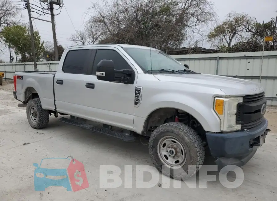 1FT7W2B67HEE58014 Photo# 4