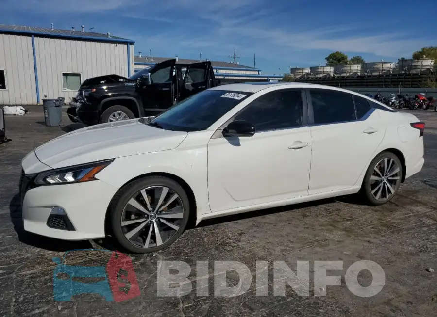1N4BL4CV9MN380923 Photo# 1