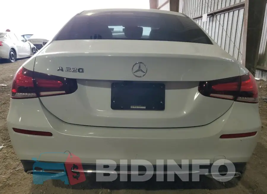 WDD3G4EB2LW038797 Photo# 6