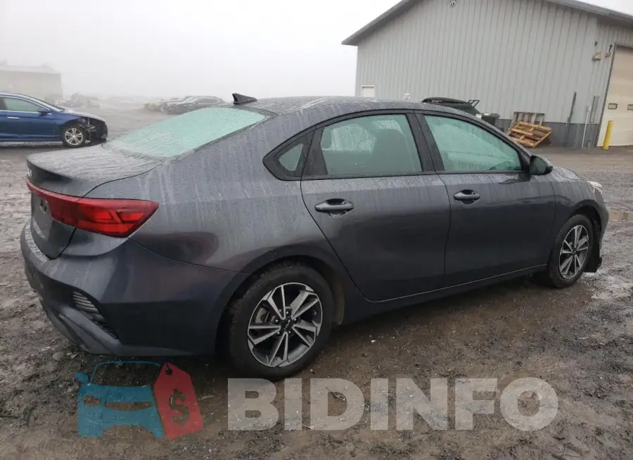 3KPF24AD3PE522944 Photo# 3