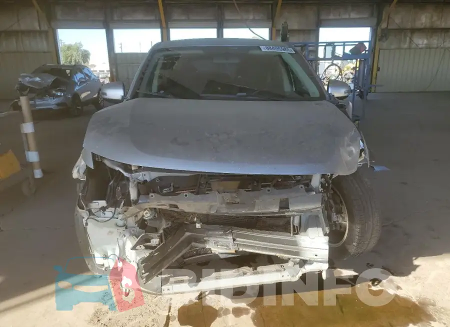 JA4AD3A33GZ035652 Photo# 5