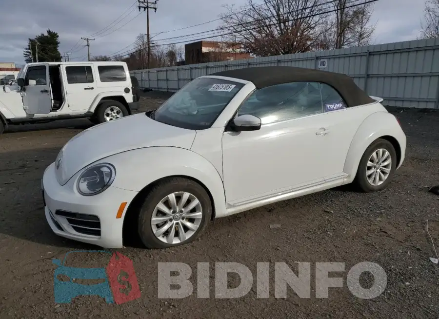 3VW5DAAT3JM514865 Photo# 1