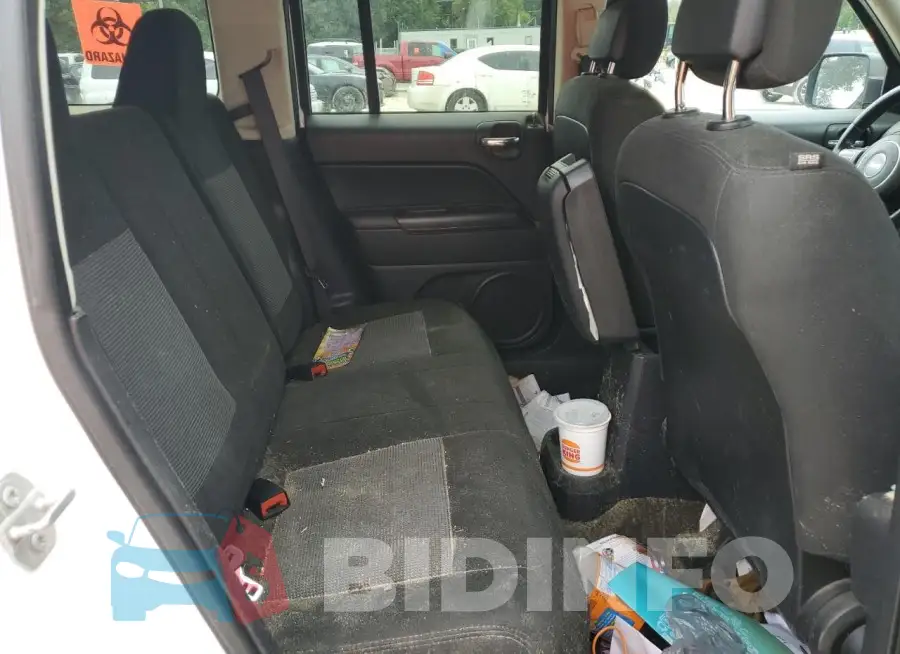 1C4NJPFB6HD183297 Photo# 10