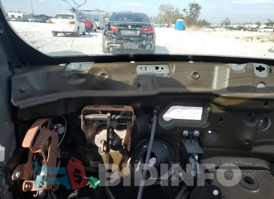 2C3CDXGJ1PH672829 Photo# 9