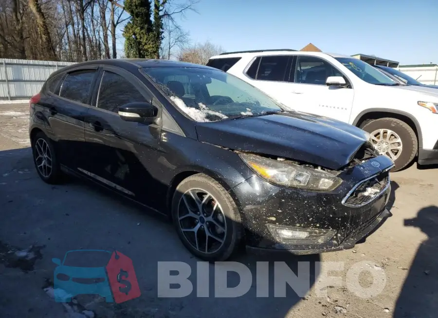 1FADP3M2XJL298640 Photo# 4