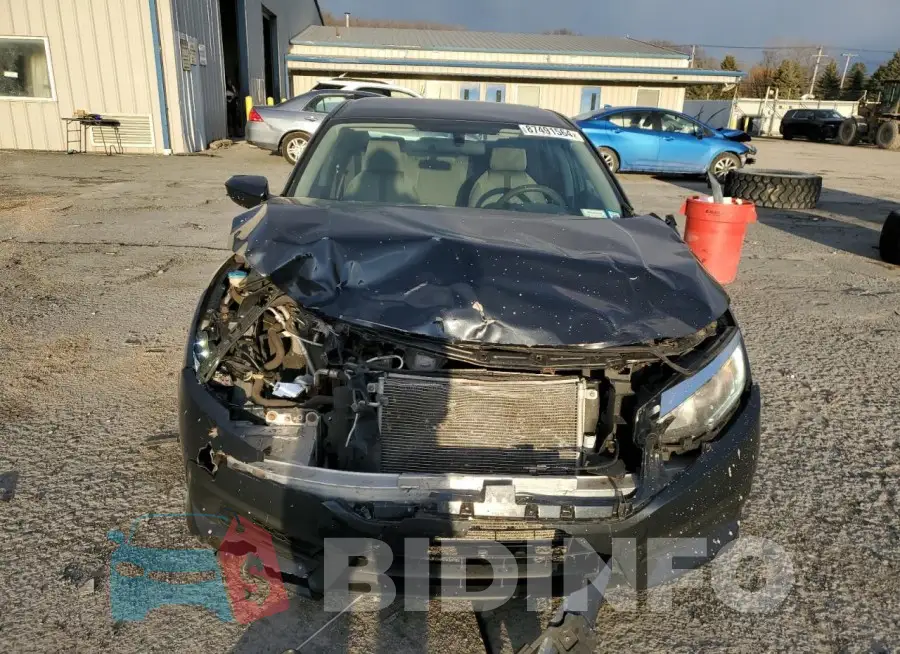 19XFC2F56HE202019 Photo# 5