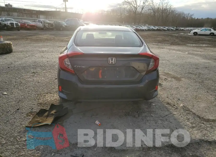 19XFC2F56HE202019 Photo# 6