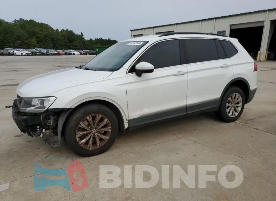 3VV2B7AX2JM100575 Photo# 1