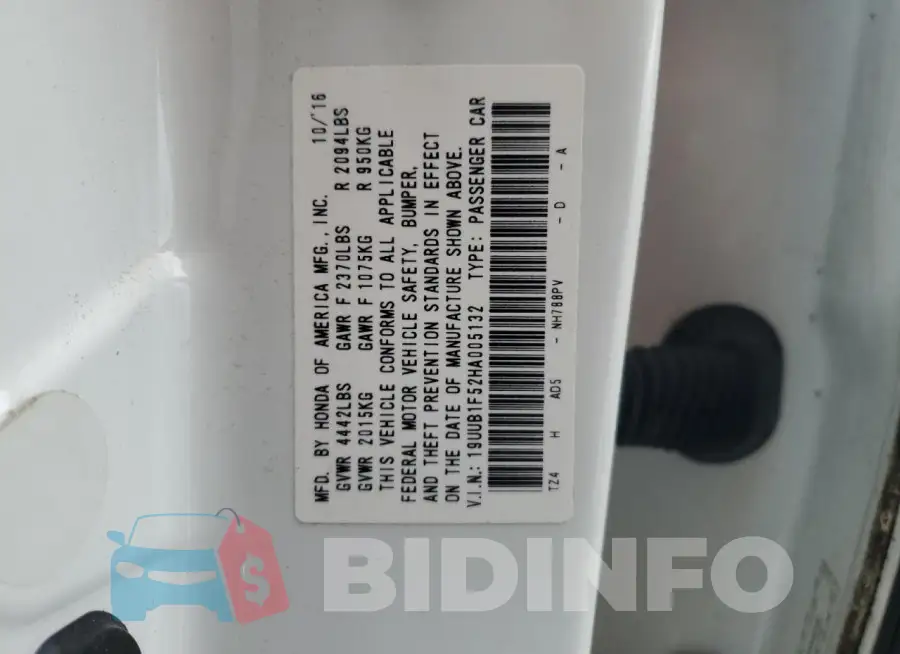 19UUB1F52HA005132 Photo# 13