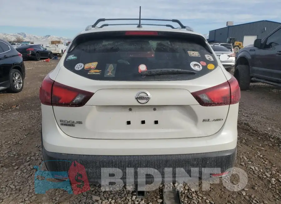 JN1BJ1CR5HW142717 Photo# 6