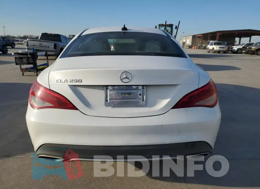 WDDSJ4EB2JN652183 Photo# 6