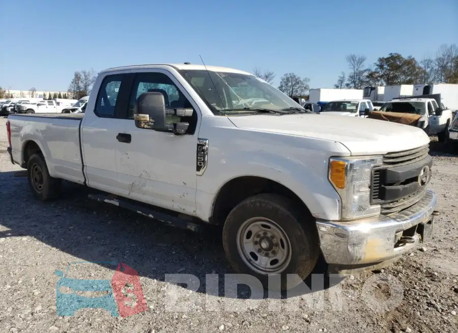 1FT7X2A62HEE92201 Photo# 4
