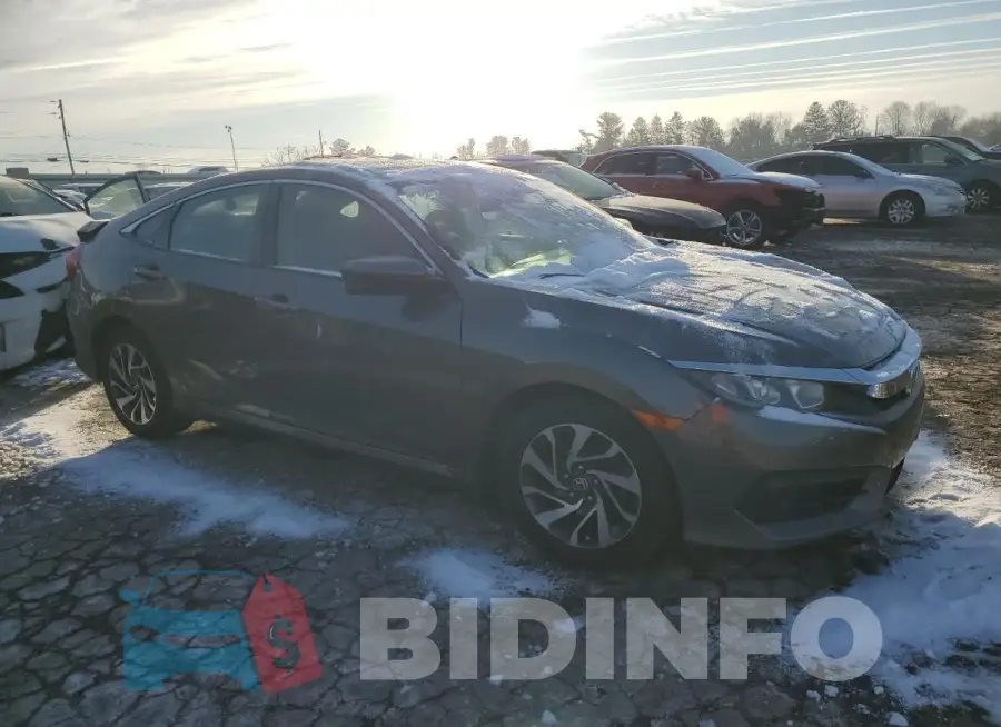 19XFC2F73HE225260 Photo# 4