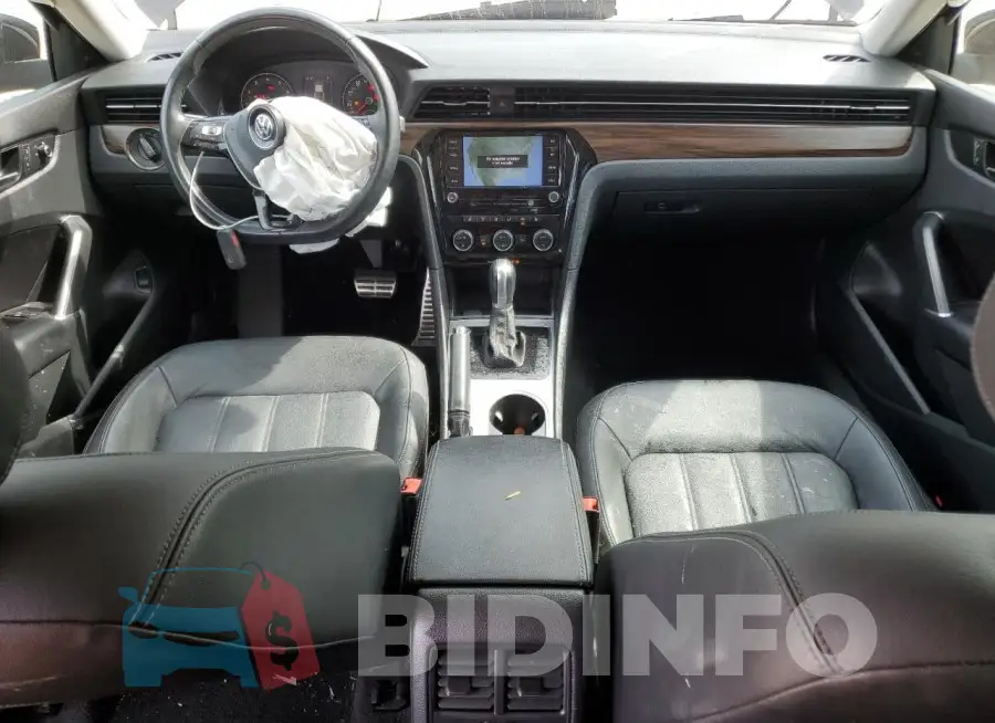 1VWCA7A32LC017474 Photo# 8