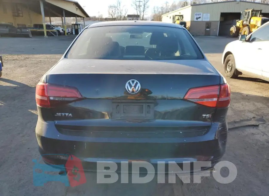 3VW2B7AJ5JM258447 Photo# 6
