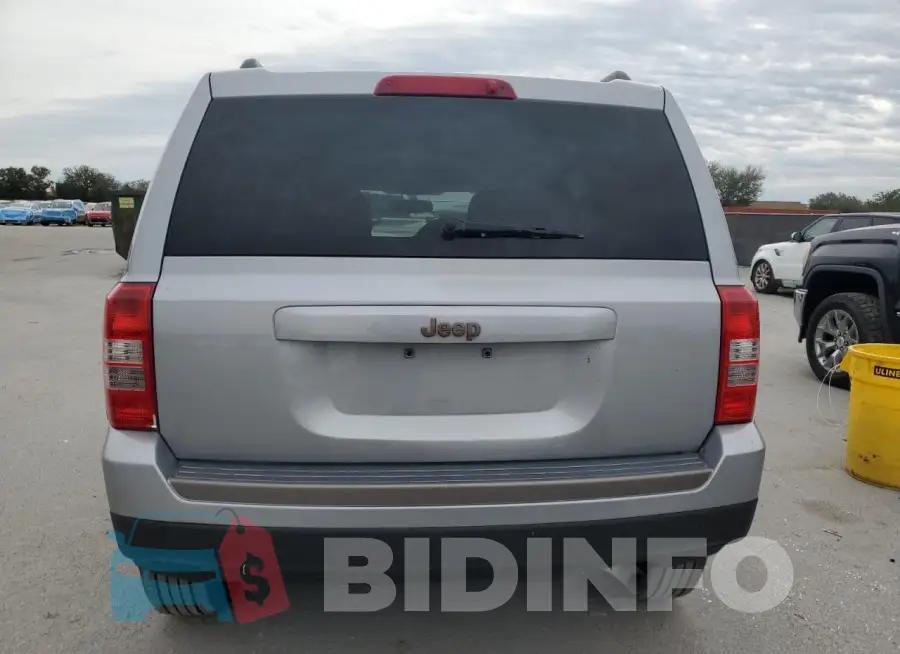 1C4NJPBB7HD102846 Photo# 6