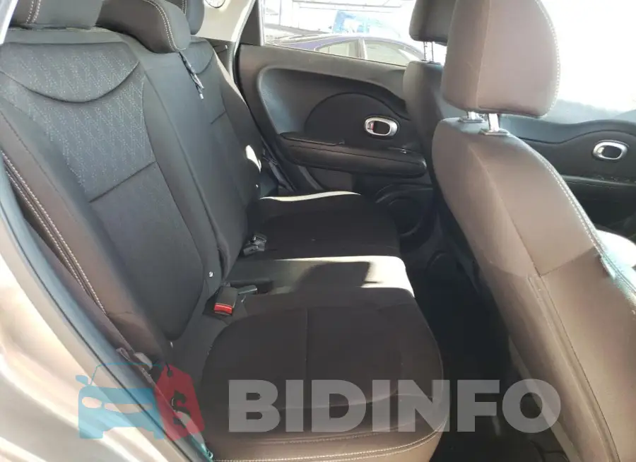 KNDJN2A2XH7487583 Photo# 10