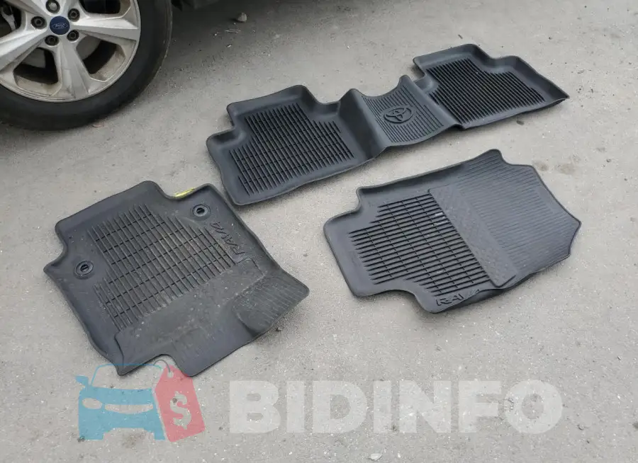 2T3F1RFV1NW304021 Photo# 13