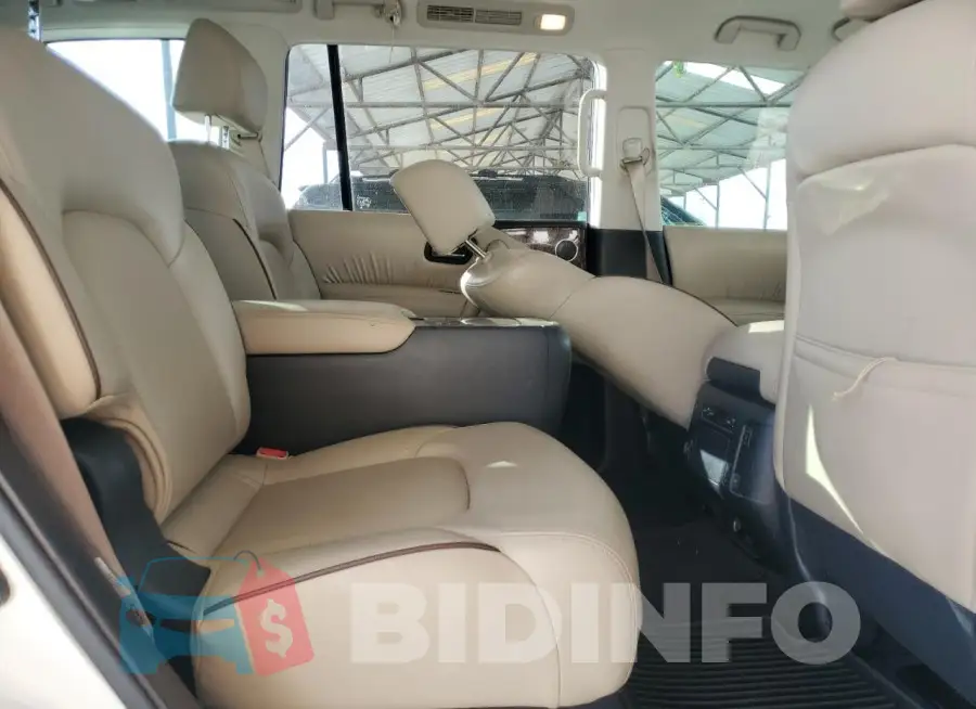 JN8AY2NF3J9330433 Photo# 11
