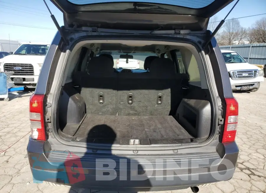 1C4NJPBB6GD537694 Photo# 6