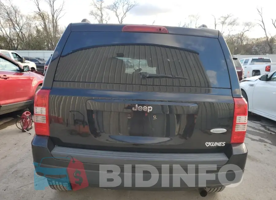 1C4NJPFA7GD650023 Photo# 6