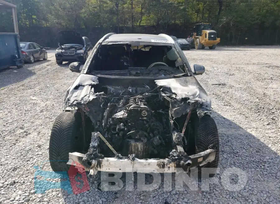 W1N0G8EBXMF884724 Photo# 5