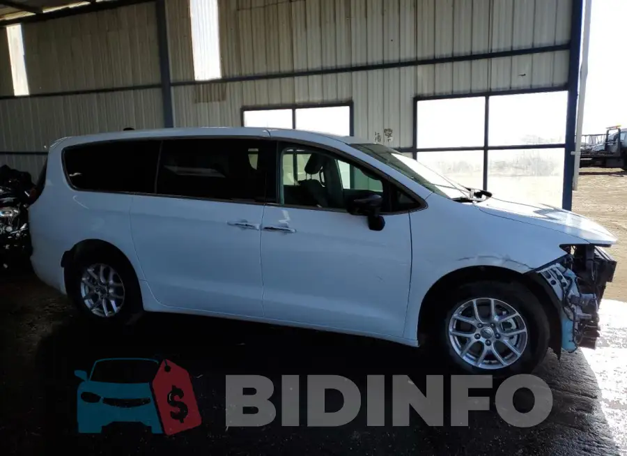 2C4RC1CG4RR176551 Photo# 4