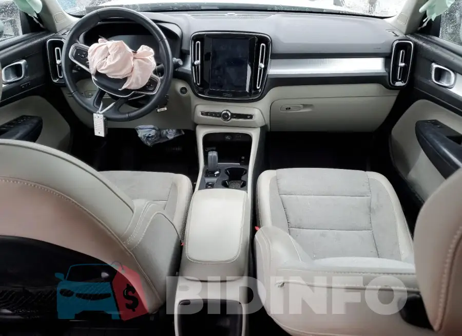 YV4162UK1L2201051 Photo# 8