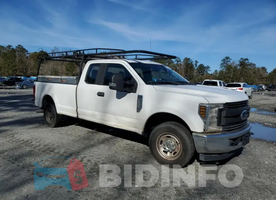 1FT7X2A68KEE26307 Photo# 4