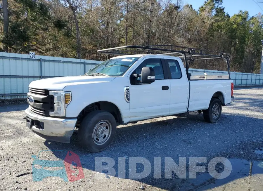 1FT7X2A68KEE26307 Photo# 1