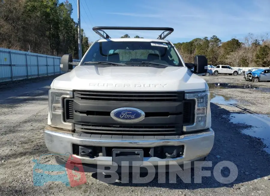 1FT7X2A68KEE26307 Photo# 5