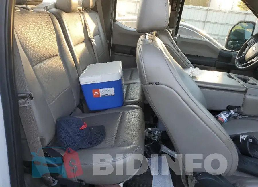 1FT7X2A68KEE26307 Photo# 10