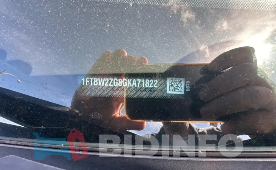 1FTBW2ZG8GKA71822 Photo# 10