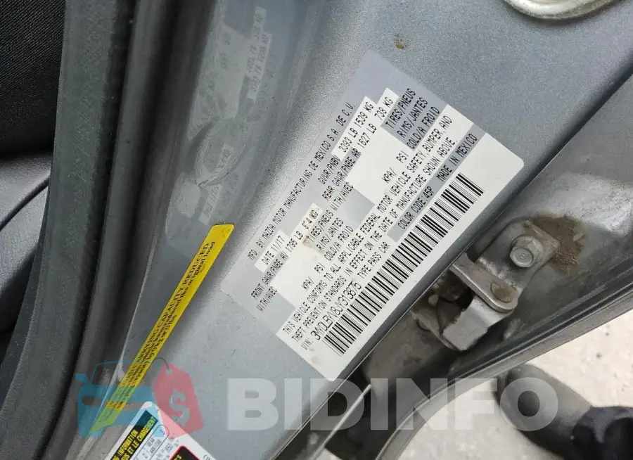3MYDLBYV8JY313875 Photo# 12