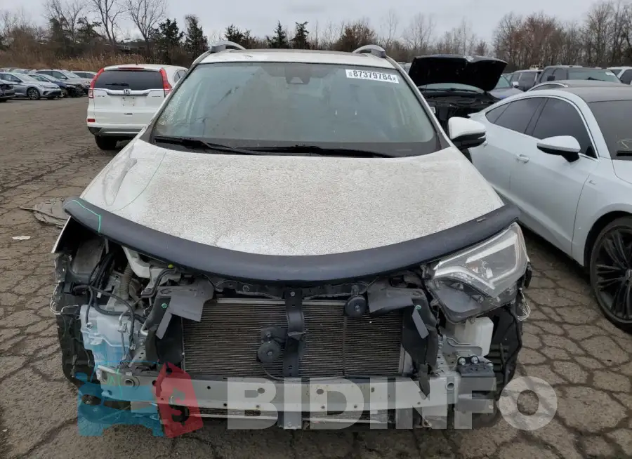 JTMDFREV6HJ711796 Photo# 5
