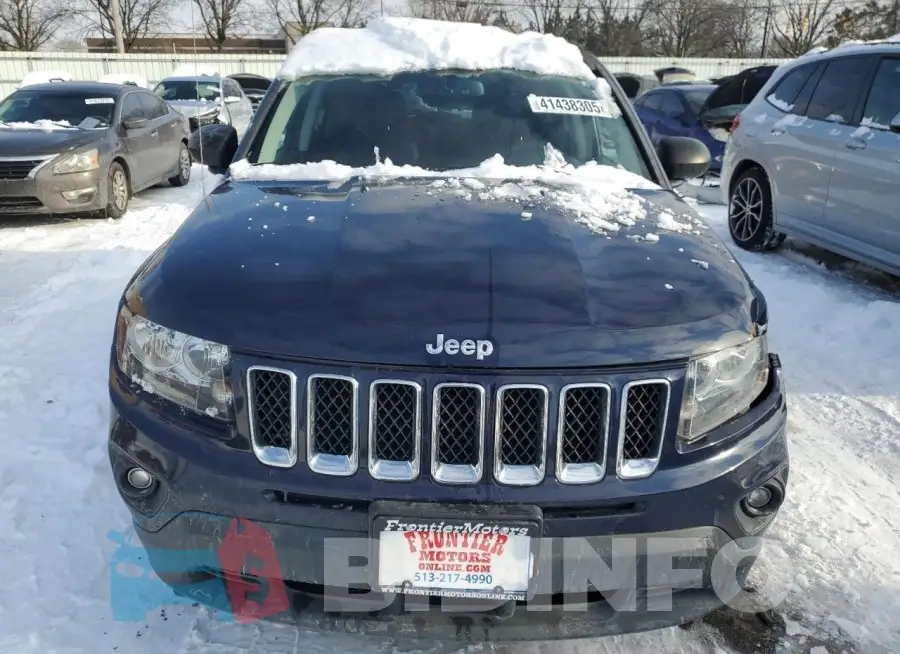 1C4NJCBAXGD800382 Photo# 5