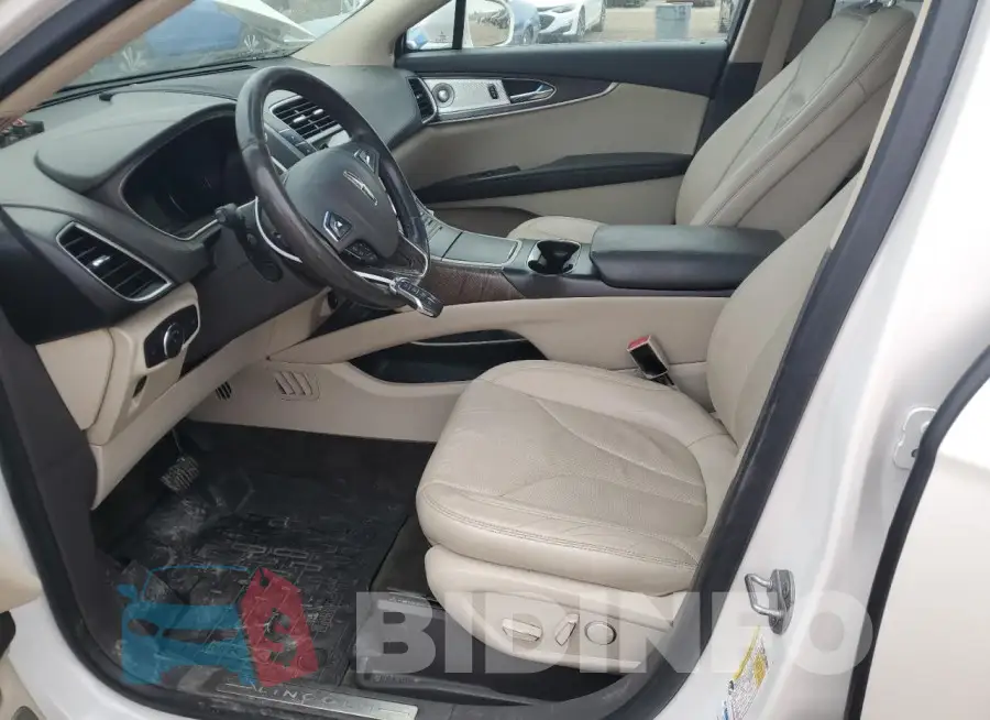 2LMTJ8LP7GBL77497 Photo# 7