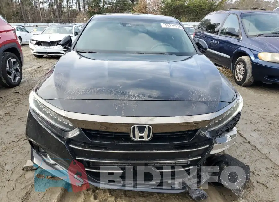 1HGCV2F37MA028469 Photo# 5