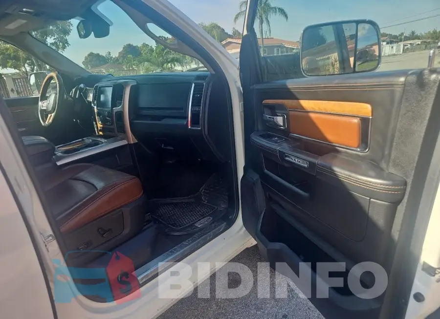 3C63RRNL9HG550189 Photo# 5