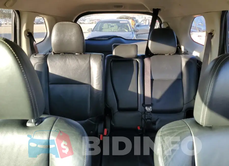 JA4AD3A38KZ039737 Photo# 10