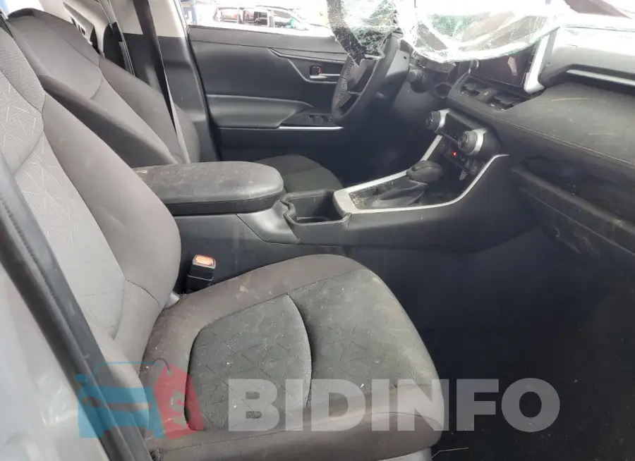 2T3P1RFV5RC461093 Photo# 7