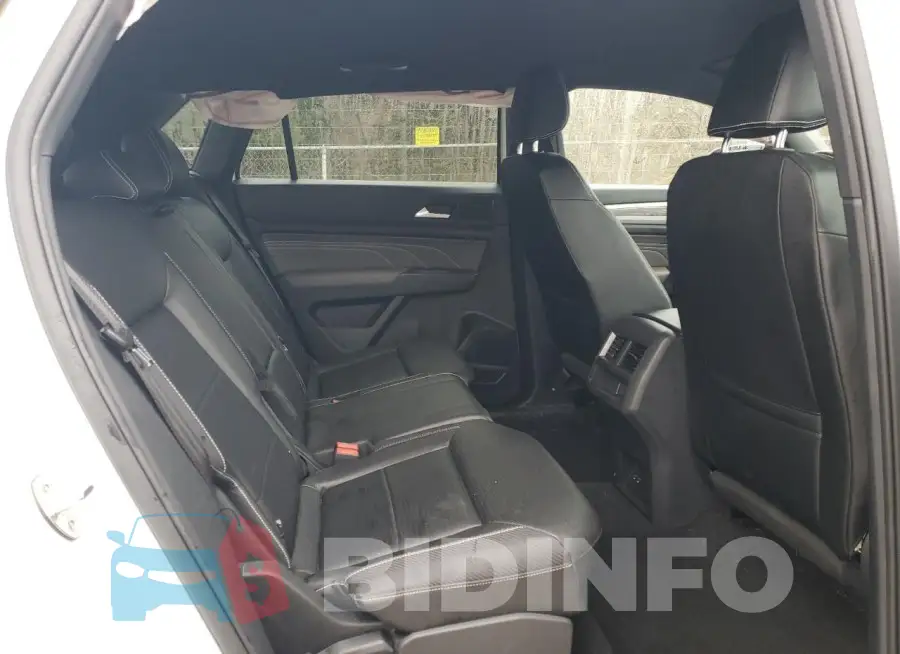 1V2HC2CA2MC215733 Photo# 11